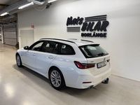 Begagnad BMW 330 184 HK (135 kW) 2023 Vit Kombi