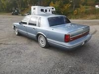 Begagnad Lincoln Town Car 193 HK (141 kW) 1991 Blå Sedan