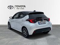 begagnad Toyota Yaris Hybrid 1.5 Style Bi-Tone