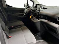Begagnad Peugeot E-Partner 100 kW (136 HK) 2023 Vit Minibuss