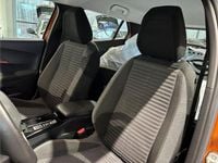 Begagnad Peugeot e-2008 Active 100 kW (136 HK) 2021 Orange SUV