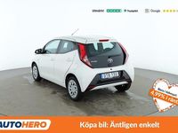 Begagnad Toyota Aygo X-play 72 HK (52 kW) 2020 Vit Halvkombi