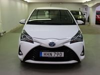 begagnad Toyota Yaris HSD 1,5 101HK MOMSBIL GPS NYSERVAD 8900 MIL
