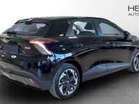 Begagnad MG MG4 EV 125 kW (170 HK) 2024 Svart Halvkombi