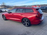 Begagnad Volvo V60 Ultimate 310 HK (228 kW) 2022 Röd Kombi