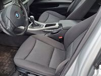 begagnad BMW 325 i Sedan Automat Advantage