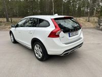 begagnad Volvo V60 CC D4 AWD Summum full utr