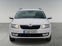 Begagnad Skoda Octavia G-TEC Ambition 112 HK (82 kW) 2015 Vit Kombi