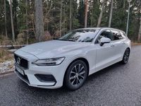 Begagnad Volvo V60 Momentum 150 HK (110 kW) 2019 Vit Kombi