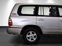 Begagnad Toyota Land Cruiser 204 HK (150 kW) 2005 Silver SUV