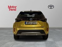 begagnad Toyota Yaris Cross Hybrid E-Four 1,5 Adventure AWD-i Bi-Tone Vinterhjul