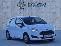 Begagnad Ford Fiesta Titanium 101 HK (74 kW) 2013 Vit Halvkombi