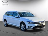 begagnad VW Passat Sporscombi GTE Facelift, CarPlay, Backkam