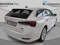 Begagnad Skoda Octavia Style 112 HK (82 kW) 2021 Vit Kombi