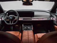 begagnad BMW i7 M70 / Executive / Lounge-paket/ B&W/ Theatre Screen