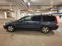 Begagnad Volvo V70 210 HK (154 kW) 2005 Blå metallic Kombi