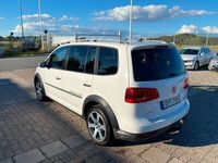 Begagnad VW Touran Cross 141 HK (103 kW) 2011 Vit Minibuss