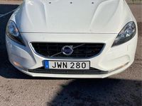 Begagnad Volvo V40 Kinetic 120 HK (88 kW) 2016 Vit Kombi