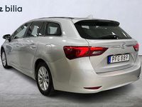 Begagnad Toyota Avensis Active 148 HK (108 kW) 2017 Silver Kombi