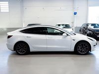 Begagnad Tesla Model 3 Standard Range Plus 239 kW (325 HK) 2019 Vit Sedan