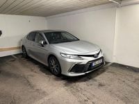 Begagnad Toyota Camry Hybrid 218 HK (160 kW) 2023