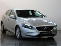 begagnad Volvo V40 D2 115HK AUTOMAT MOMENTUM CITY SAFETY 2 VOC