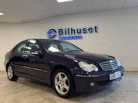 Begagnad Mercedes C320 Avantgarde 218 HK (160 kW) 2002 Mörkblå (blå) Sedan