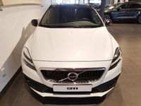 Begagnad Volvo V40 CC Momentum 152 HK (111 kW) 2019 Vit Kombi