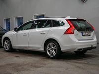 Begagnad Volvo V60 Momentum 163 HK (119 kW) 2016 Vit Kombi