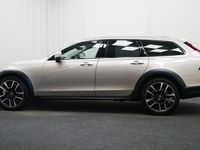 begagnad Volvo V90 CC B4 AWD Diesel Plus HK-Sound, Pano 2024, Kombi