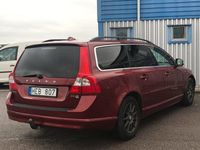 Begagnad Volvo V70 Momentum 108 HK (79 kW) 2010 Röd Kombi