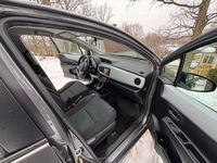 Begagnad Toyota Yaris Hybrid 101 HK (74 kW) 2013