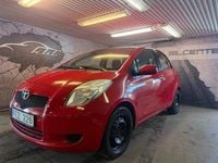 Begagnad Toyota Yaris 69 HK (50 kW) 2006 Röd