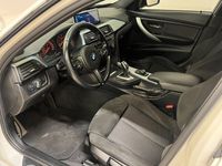 begagnad BMW 320 d xDrive Touring 184hk M-Sport Drag/Carplay/Stuk