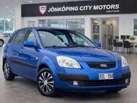 Begagnad Kia Rio 97 HK (71 kW) 2006 Mörkblå Halvkombi