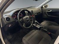 Begagnad Audi A3 Attraction 105 HK (77 kW) 2013 Vit
