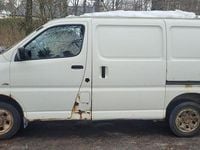 Begagnad Toyota HiAce 102 HK (75 kW) 2004 Van