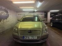 Begagnad Toyota Avensis 163 HK (119 kW) 2006 Grön Kombi