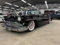 Begagnad Buick Roadmaster 305 HK (224 kW) 1957 Flerfärgad Cab