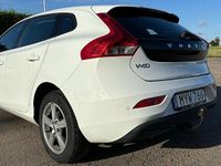 Begagnad Volvo V40 122 HK (89 kW) 2017 Vit Kombi