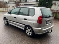 Begagnad Mitsubishi Space Star 98 HK (72 kW) 2004 Minibuss