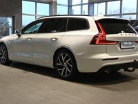Begagnad Volvo V60 Momentum 253 HK (186 kW) 2020 Vit Kombi