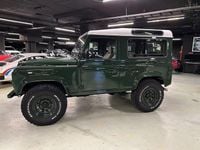 Begagnad Land Rover Defender 122 HK (89 kW) 2001 Grön Kombi
