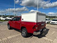 begagnad Toyota HiLux 2.4 AWD AUT LÄDER HUNDKÅPA EU6 2-ÅRS GARANTI