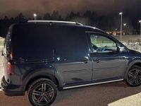 Begagnad VW Caddy 150 HK (110 kW) 2019 Metalick Minibuss