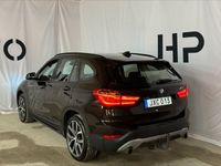 begagnad BMW X1 20i xDrive Model Sport Navi Drag M-värm