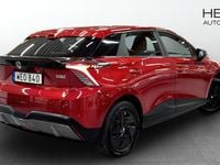Begagnad MG MG4 EV 125 kW (170 HK) 2023 Röd Halvkombi