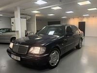 Begagnad Mercedes S420 279 HK (205 kW) 1995 Mörkblå Sedan