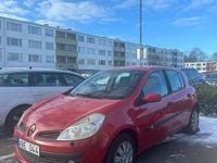 Begagnad Renault Clio R.S. 98 HK (72 kW) 2006 Halvkombi