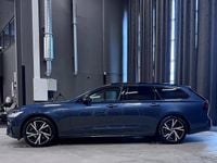 Begagnad Volvo V90 Ultimate 253 HK (186 kW) 2023 Mörkblå Kombi